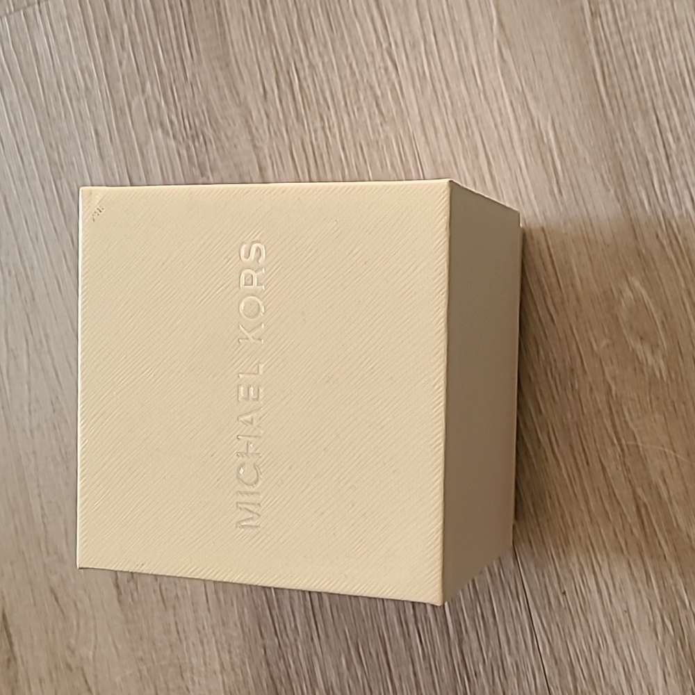 Michael Kors Watch Box